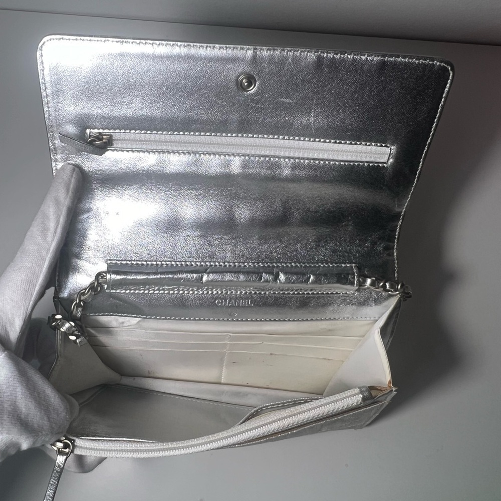 CHANEL | White Crossbody Bag - Picture 10 of 11